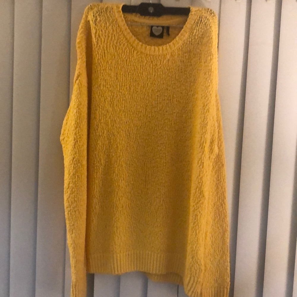Catwalk Junkie open hem sweater